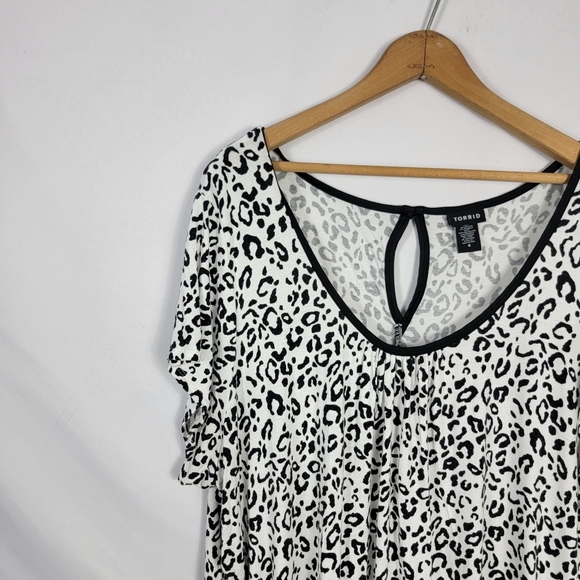 Cheetah Print Torrid top - Picture 2 of 5